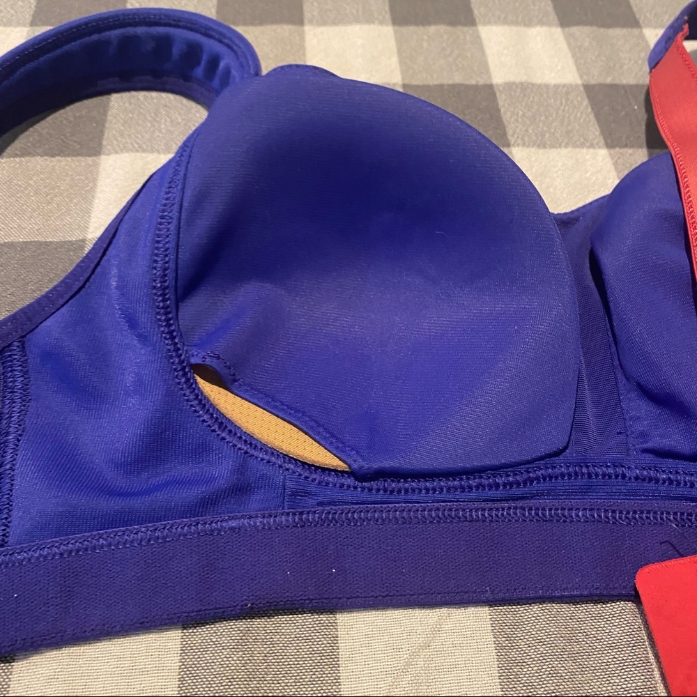 Lululemon Athletica Adjustable Sports Bra 34C - Picture 9 of 9